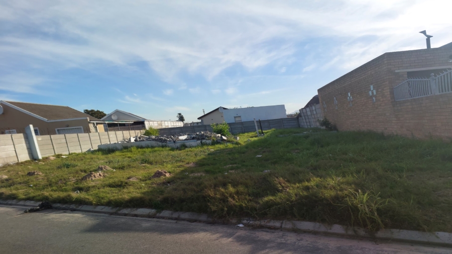  Bedroom Property for Sale in Pine Place Western Cape
